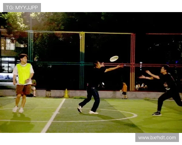 飞盘竞技的魅力与挑战:武汉飞盘队如何掌控比赛节奏与策略 飞盘竞技的魅力与挑战:武汉飞盘队如何掌控比赛节奏与策略