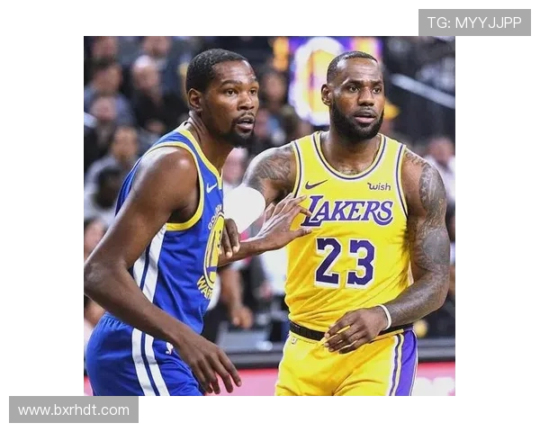 湖人大战太阳两队强者对决詹姆斯与杜兰特争锋再度上演精彩巅峰对决