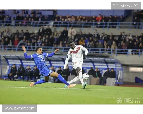 尼奥特与巴黎FC激战正酣谁能在法乙赛场中笑到最后 尼奥特与巴黎FC激战正酣谁能在法乙赛场中笑到最后